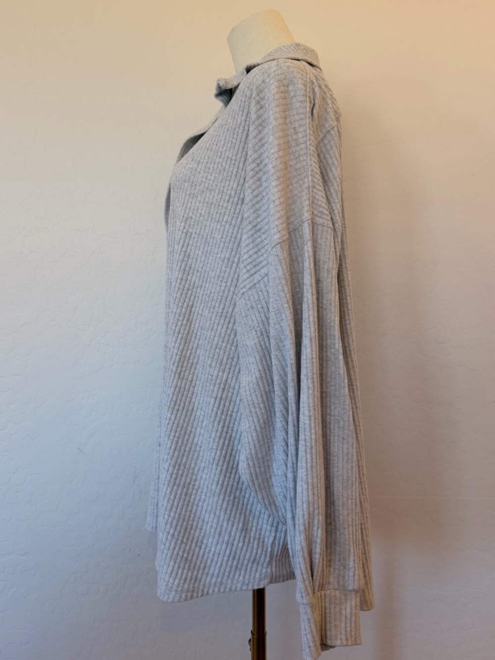 Joah Brown OVERSIZED PULLOVER WITH A PLUNGING COLLARED NECKLINE - Picture 8 of 10